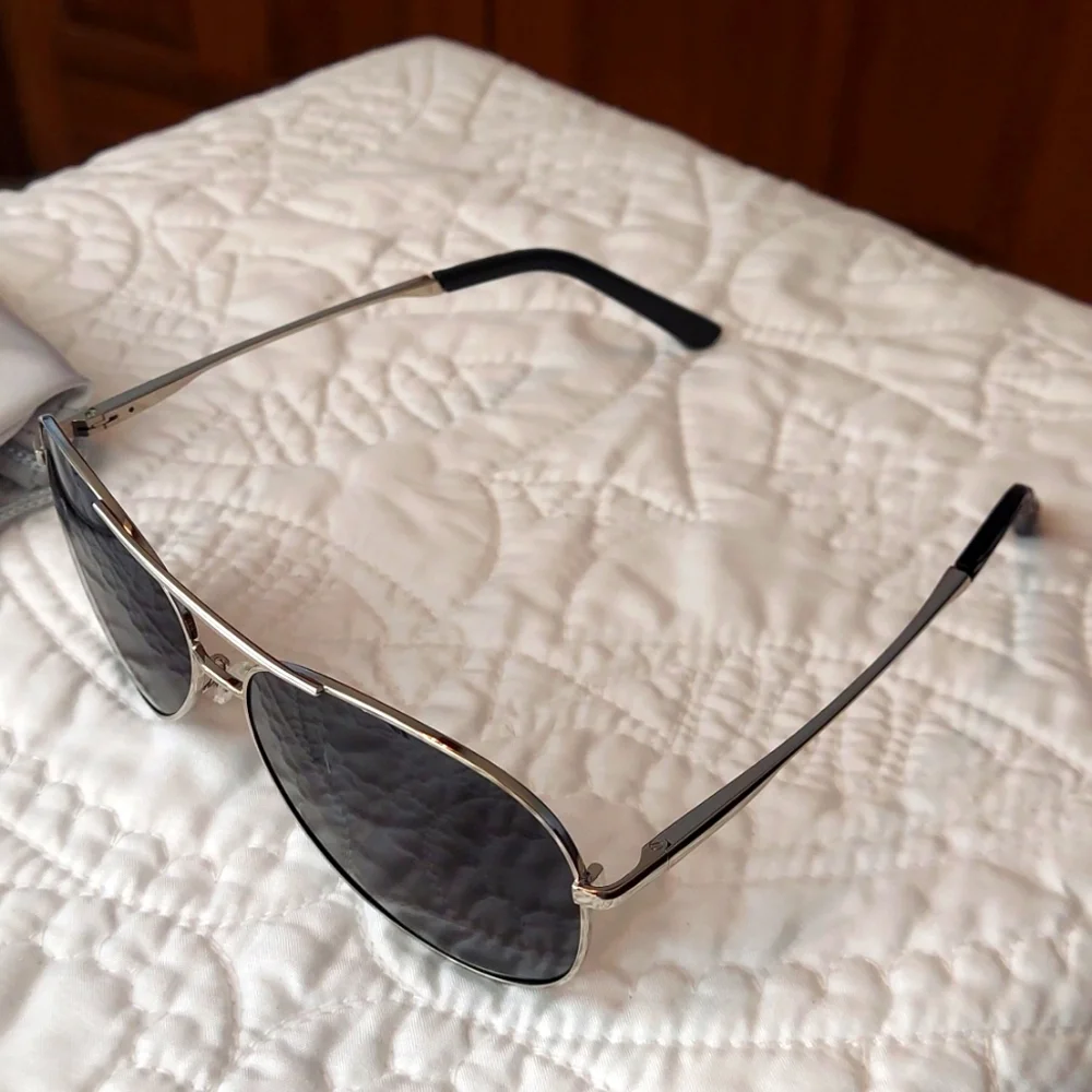 *🆕 BOTPOV Polarized Silver Aviator Frames, Black Lens Sunglasses with Case, NEW